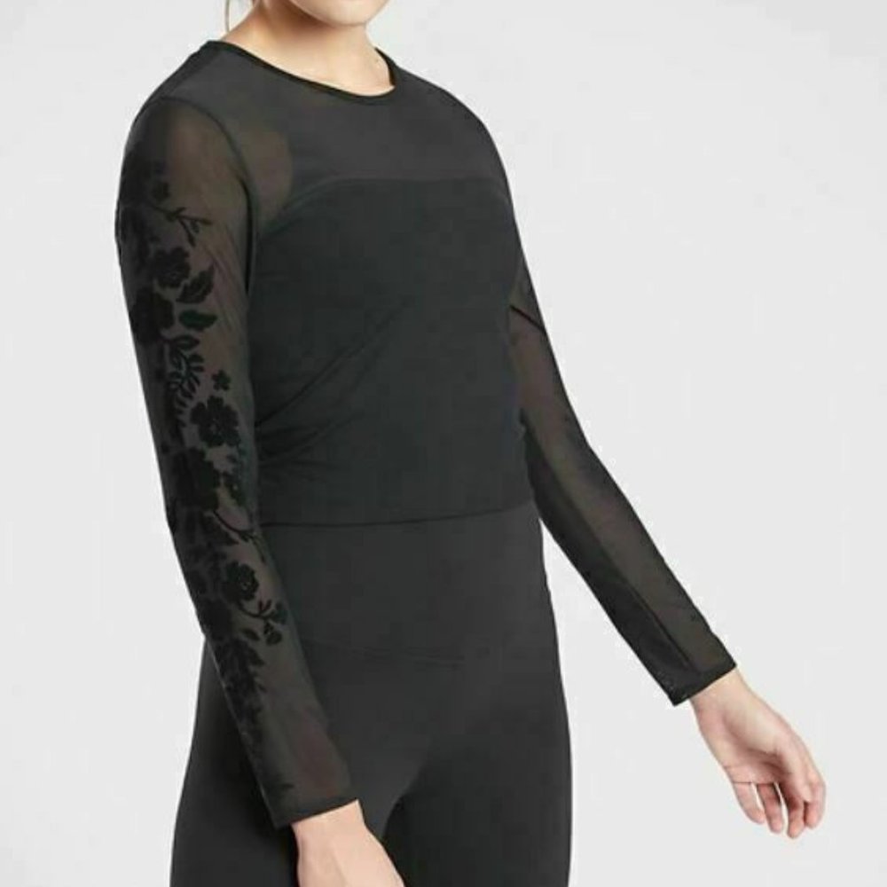 Athleta Limited Edition Velvet Rose Top L